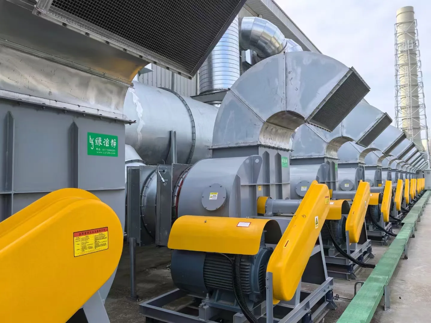 Outdoor centrifugal fan assemblies with externally mounted motors and yellow transmission guards, shown in the July 2024 Jiangsu Lvyijing project. Outdoor centrifugal fan assemblies with externally mounted motors and yellow transmission guards, shown in the July 2024 Jiangsu Lvyijing project.