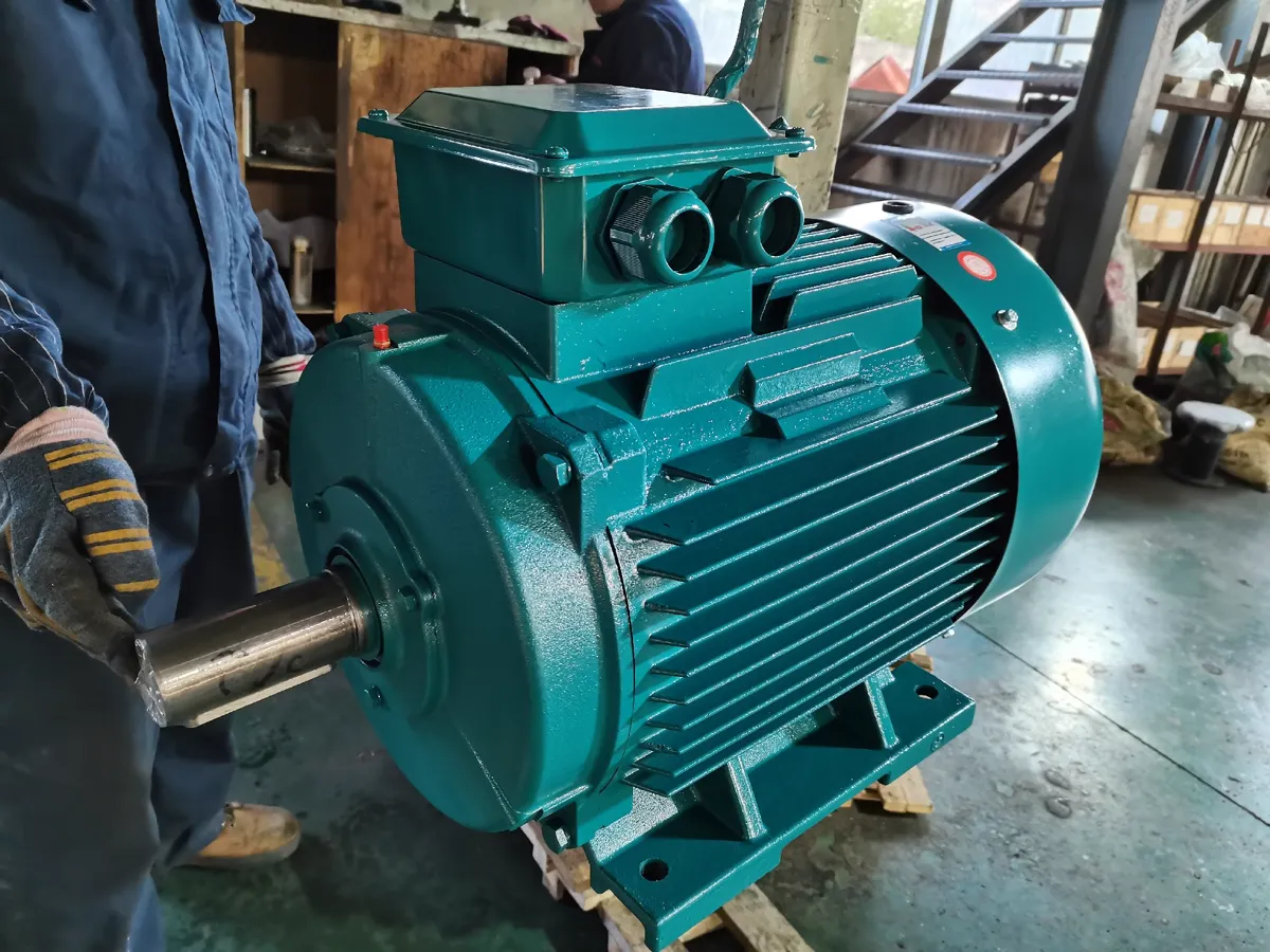 Explosion-Proof Motor Export Shipments to Southeast Asia, the Middle East and Africa(pic1) Shangli flameproof induction motor being handled in the factory before dispatch